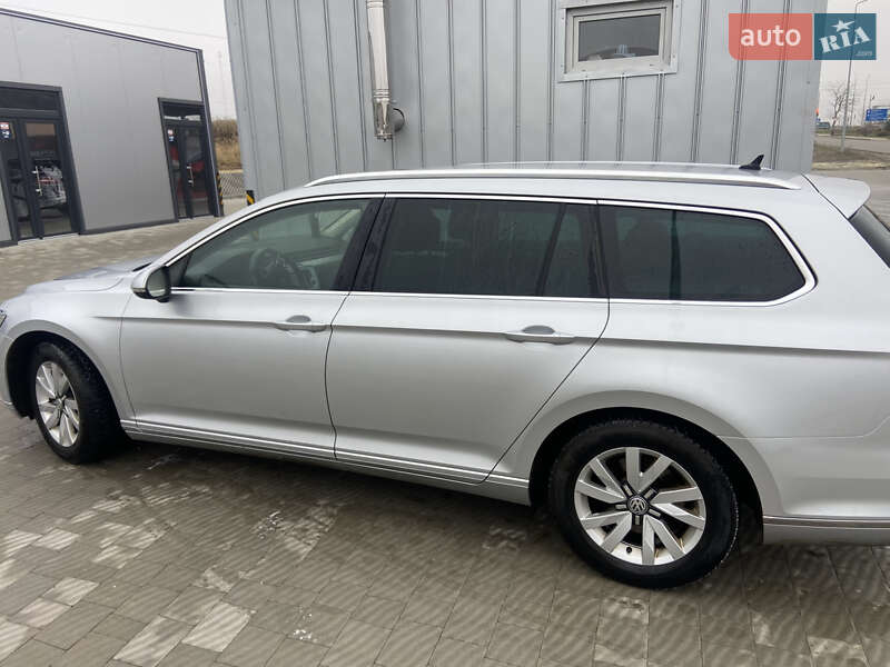 Универсал Volkswagen Passat 2016 в Яворове