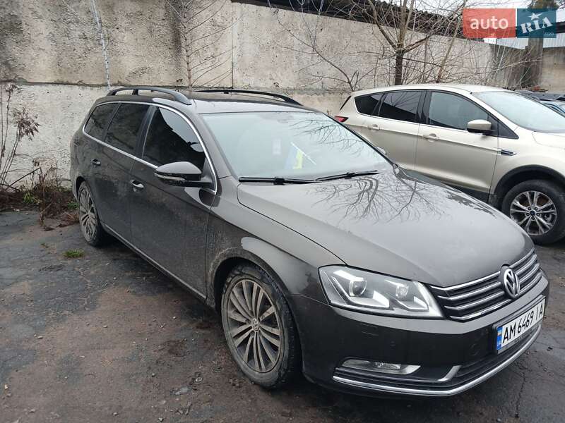 Універсал Volkswagen Passat 2014 в Житомирі
