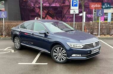 Седан Volkswagen Passat 2017 в Києві