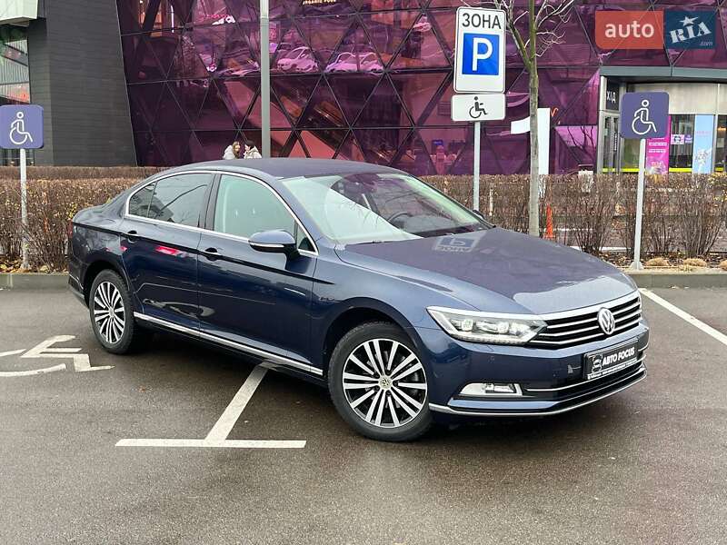 Седан Volkswagen Passat 2017 в Києві