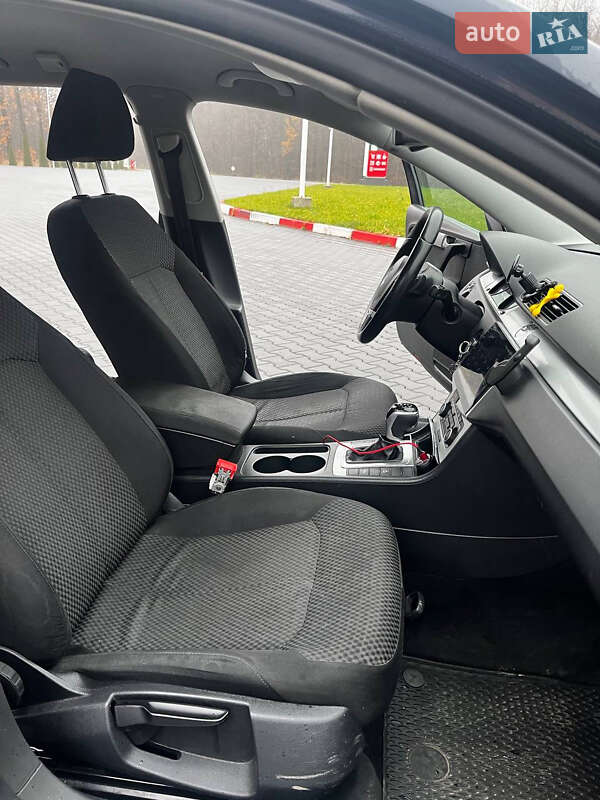 Универсал Volkswagen Passat 2011 в Черновцах