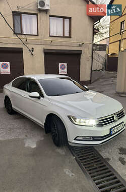 Седан Volkswagen Passat 2015 в Миколаєві