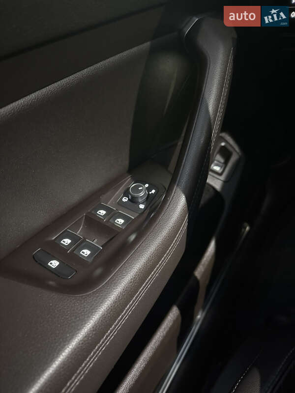 Седан Volkswagen Passat 2015 в Николаеве