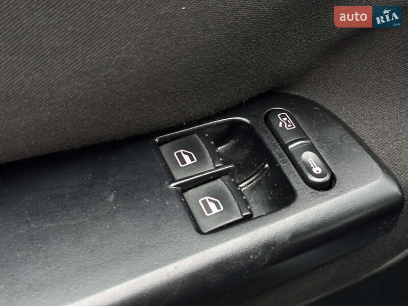 Универсал Volkswagen Passat 2001 в Киеве