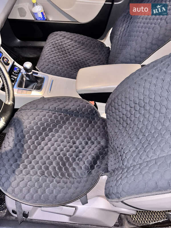 Универсал Volkswagen Passat 2008 в Львове