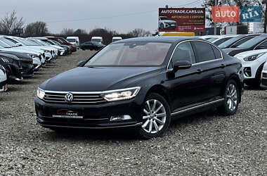 Седан Volkswagen Passat 2019 в Львове