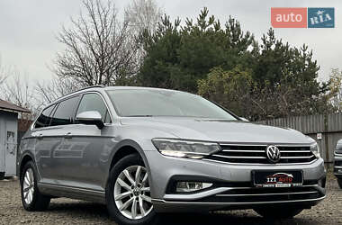 Універсал Volkswagen Passat 2021 в Луцьку