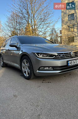 Універсал Volkswagen Passat 2015 в Житомирі