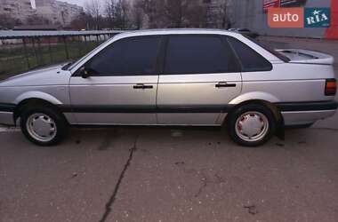Седан Volkswagen Passat 1990 в Харкові