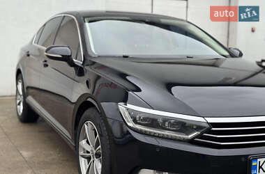 Седан Volkswagen Passat 2015 в Звягеле