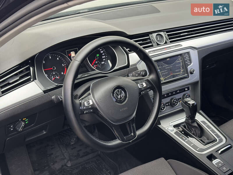 Седан Volkswagen Passat 2015 в Звягеле фото 45 Седан Volkswagen Passat 2015 в Звягеле