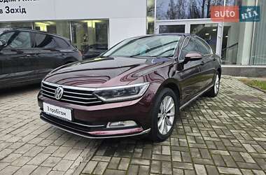 Седан Volkswagen Passat 2017 в Києві