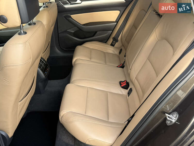 Універсал Volkswagen Passat 2015 в Стрию фото 45 Універсал Volkswagen Passat 2015 в Стрию