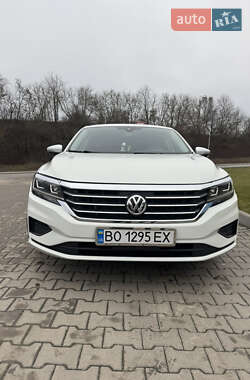 Седан Volkswagen Passat 2020 в Тернополе