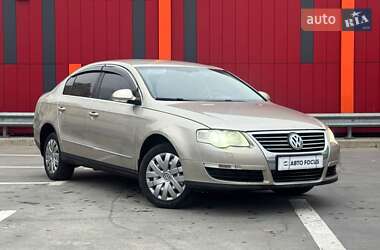Седан Volkswagen Passat 2007 в Києві