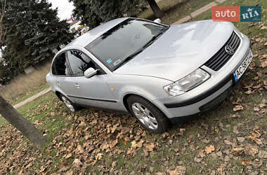 Седан Volkswagen Passat 1998 в Краматорске