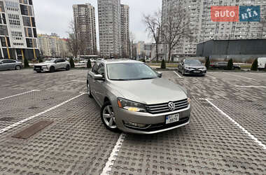 Седан Volkswagen Passat 2013 в Киеве
