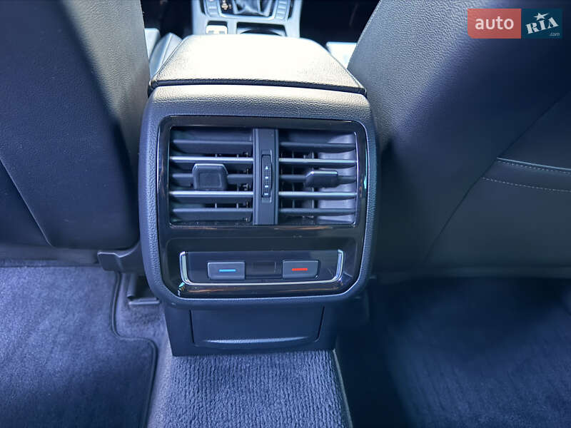 Універсал Volkswagen Passat 2018 в Мукачевому фото 44 Універсал Volkswagen Passat 2018 в Мукачевому