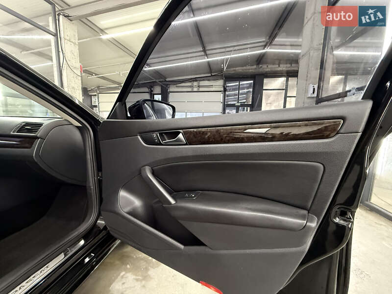 Седан Volkswagen Passat 2015 в Києві фото 19 Седан Volkswagen Passat 2015 в Києві