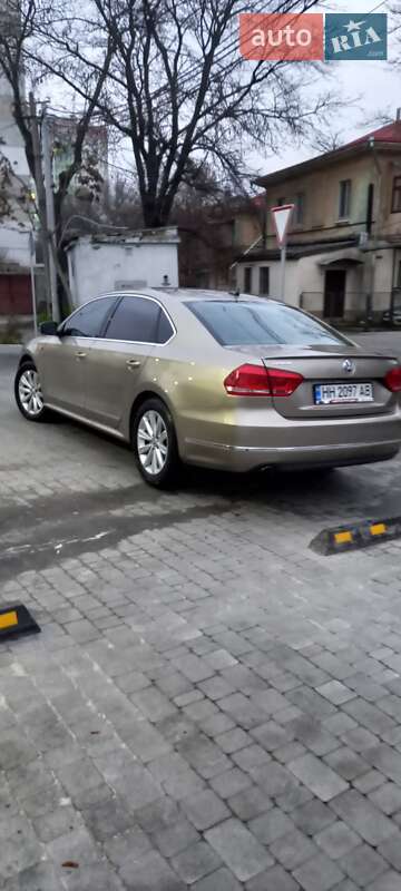 Седан Volkswagen Passat 2014 в Одесі