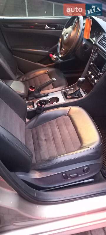 Седан Volkswagen Passat 2014 в Одесі