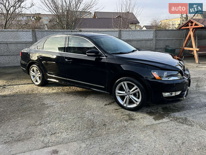 Седан Volkswagen Passat 2014 в Ровно