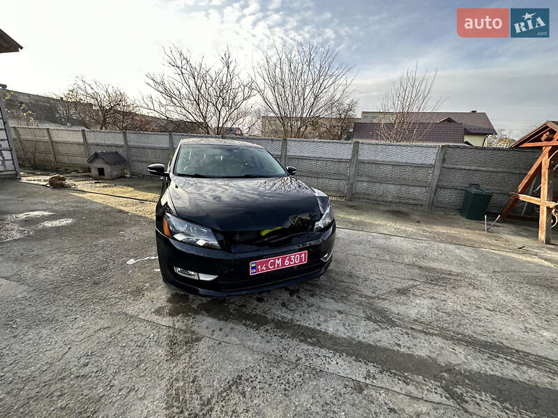 Седан Volkswagen Passat 2014 в Ровно