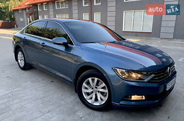 Седан Volkswagen Passat 2018 в Тернополе