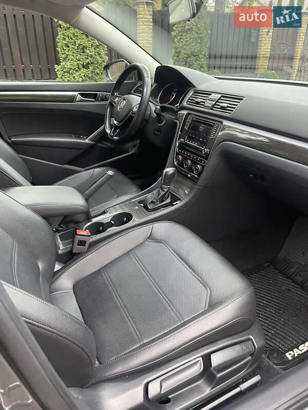 Седан Volkswagen Passat 2018 в Буче