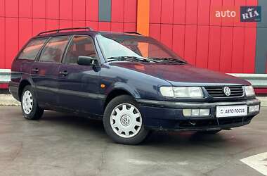 Универсал Volkswagen Passat 1994 в Киеве