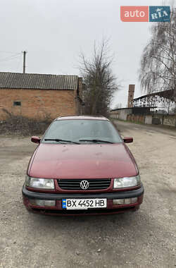 Седан Volkswagen Passat 1996 в Калиновке