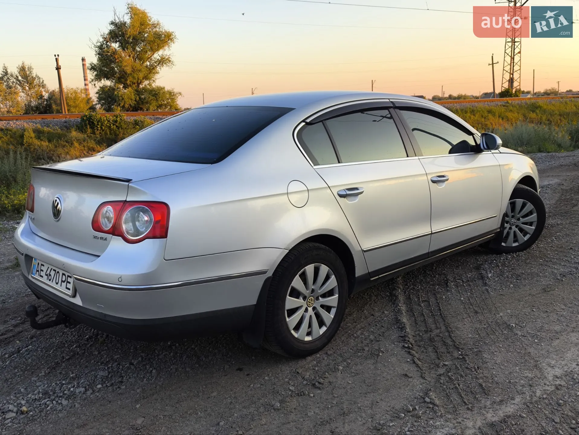 2010 Volkswagen Passat - мініатюра 2