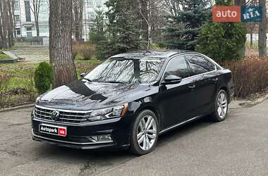 Седан Volkswagen Passat 2018 в Киеве