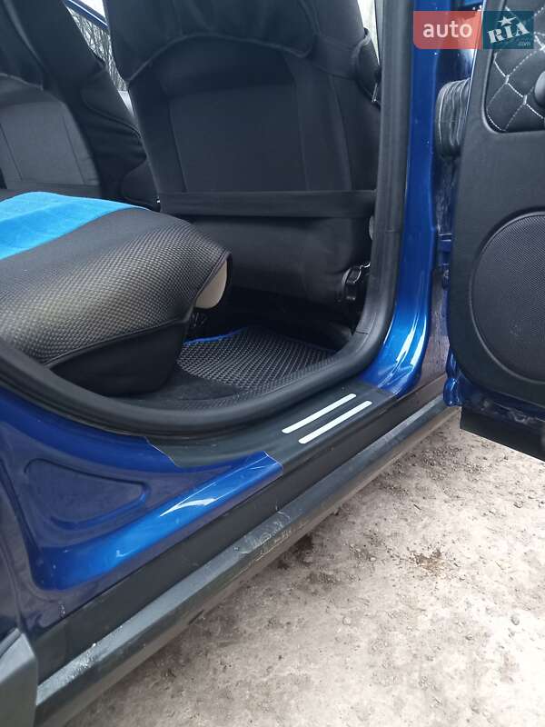 Седан Volkswagen Passat 2001 в Ивано-Франковске фото 11 Седан Volkswagen Passat 2001 в Ивано-Франковске