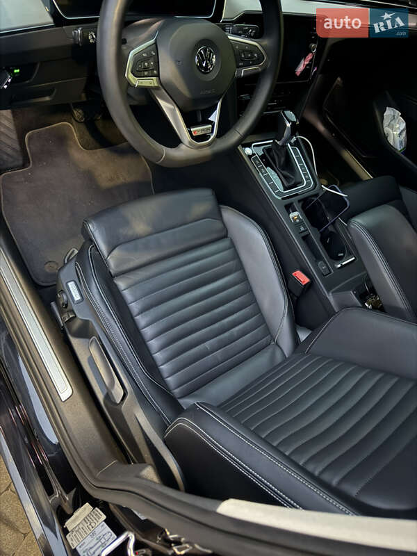 Седан Volkswagen Passat 2019 в Киеве