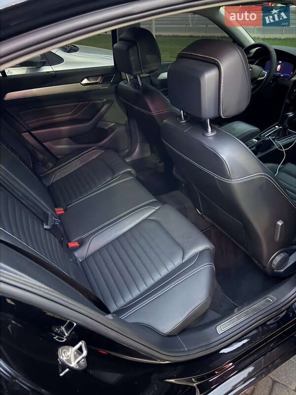 Седан Volkswagen Passat 2019 в Киеве