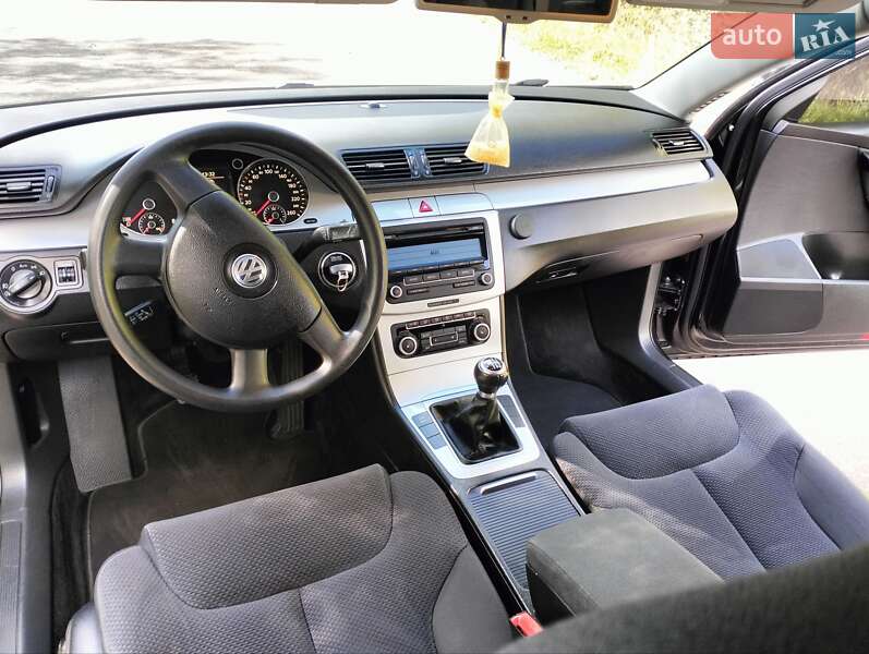 Универсал Volkswagen Passat 2010 в Барышевке фото 7 Универсал Volkswagen Passat 2010 в Барышевке