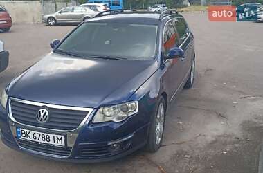 Універсал Volkswagen Passat 2010 в Рівному