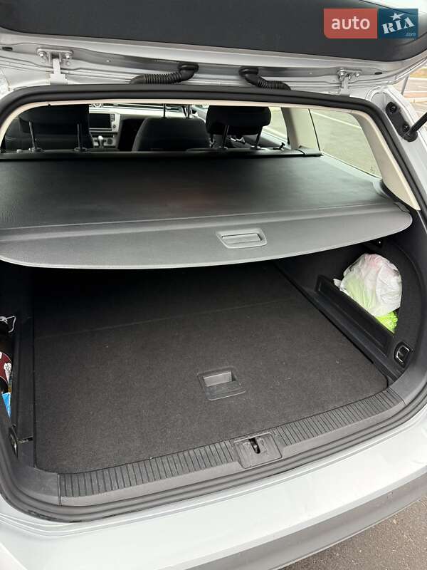 Універсал Volkswagen Passat 2016 в Львові фото 17 Універсал Volkswagen Passat 2016 в Львові