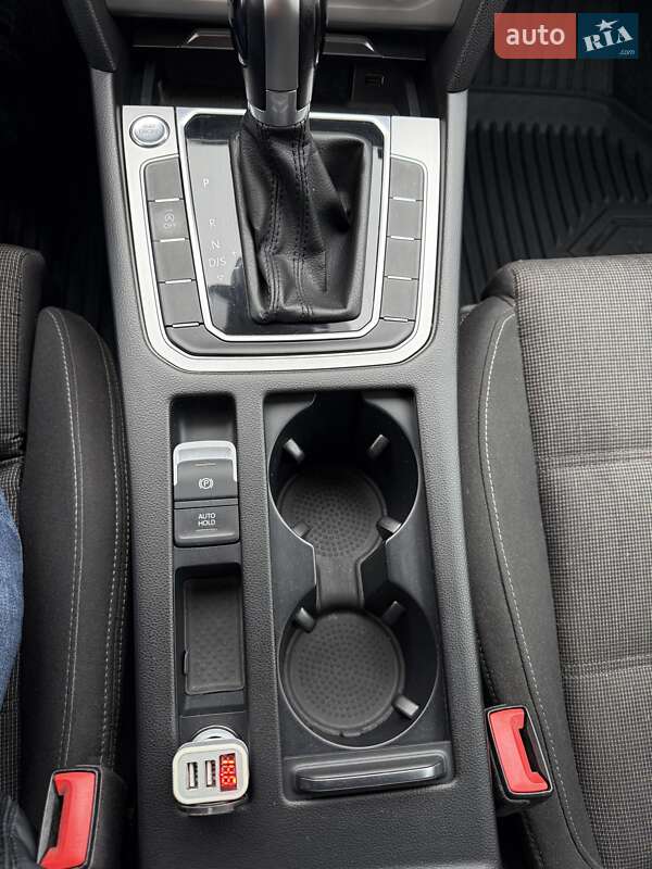 Універсал Volkswagen Passat 2016 в Львові фото 26 Універсал Volkswagen Passat 2016 в Львові