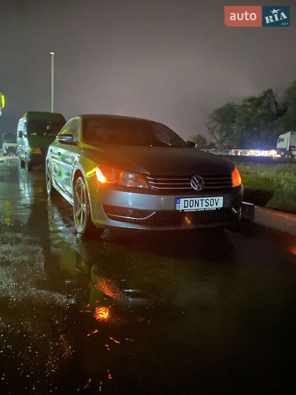 Седан Volkswagen Passat 2012 в Софиевской Борщаговке