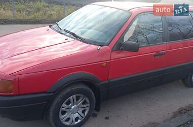 Універсал Volkswagen Passat 1993 в Долині