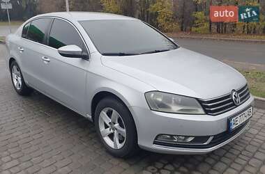 Седан Volkswagen Passat 2011 в Дніпрі