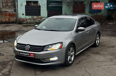 Седан Volkswagen Passat 2013 в Харькове