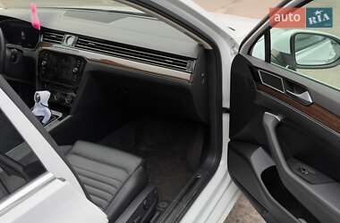 Седан Volkswagen Passat 2017 в Кам'янському