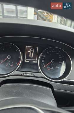 Універсал Volkswagen Passat 2016 в Кам'янець-Подільському