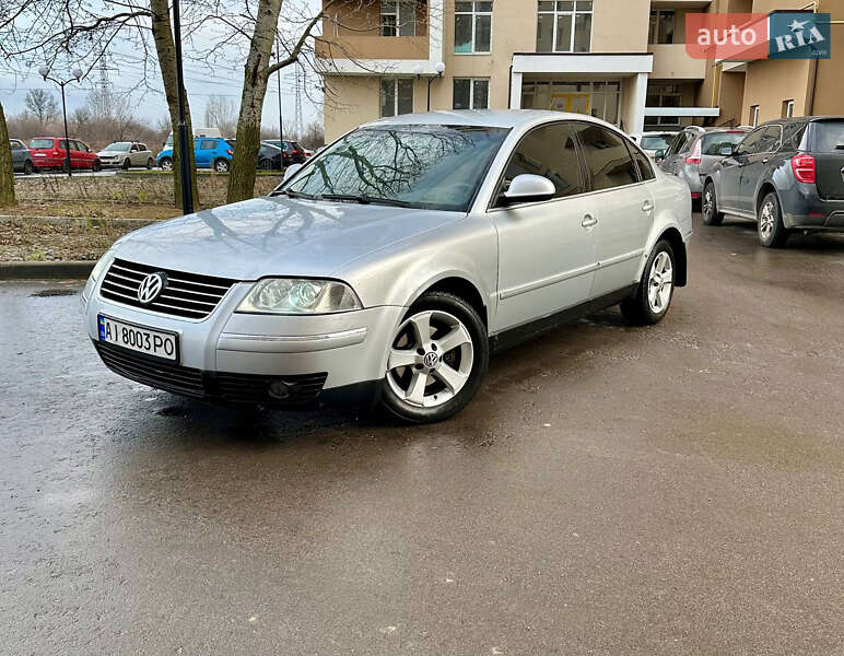 Седан Volkswagen Passat 2004 в Киеве