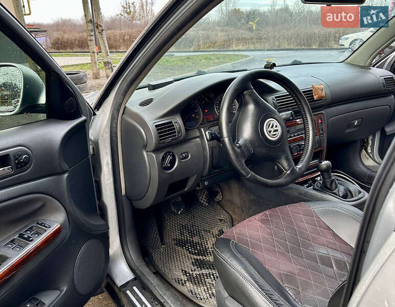 Седан Volkswagen Passat 2004 в Киеве