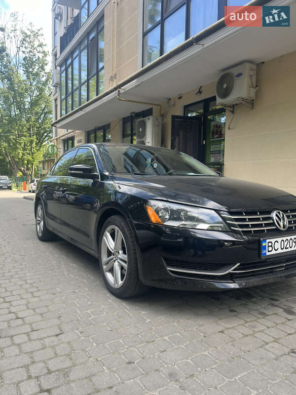 Седан Volkswagen Passat 2014 в Львове