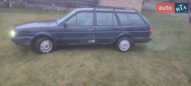 Универсал Volkswagen Passat 1987 в Шумске